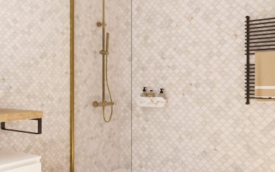 Panel fijo de ducha dorado.