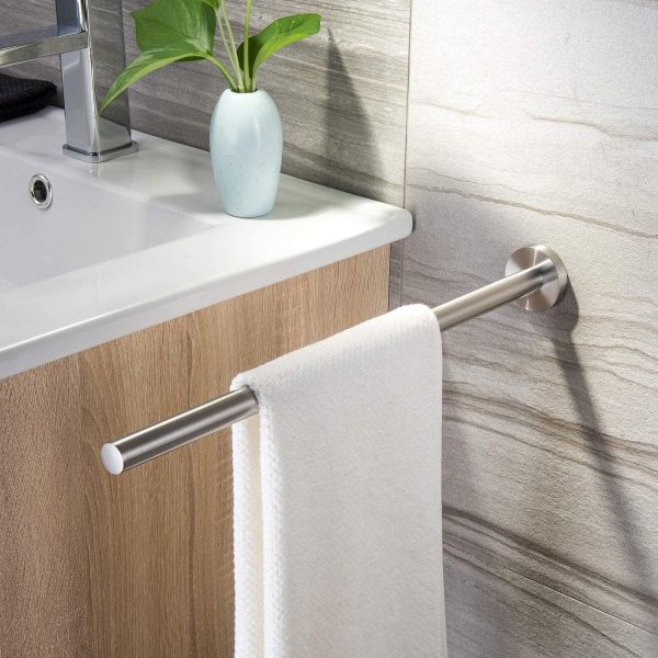 Barra de lavabo perpendicular frontal. Paralelo al mueble.