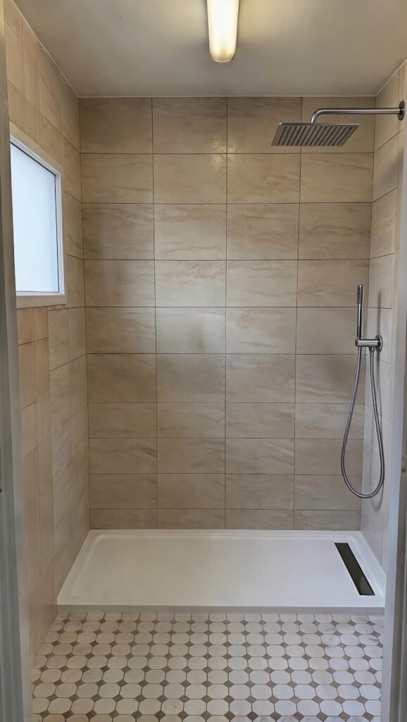 Grifería empotrada en cambio de bañera por ducha.